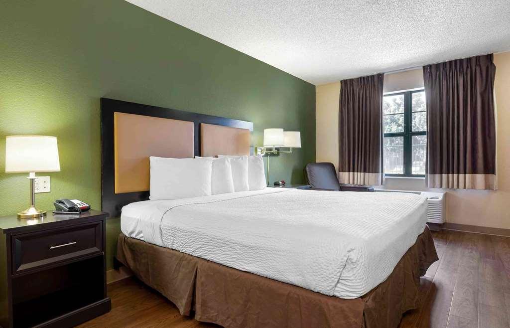 Extended Stay America Suites - San Diego - Carlsbad Village By The Sea Номер фото