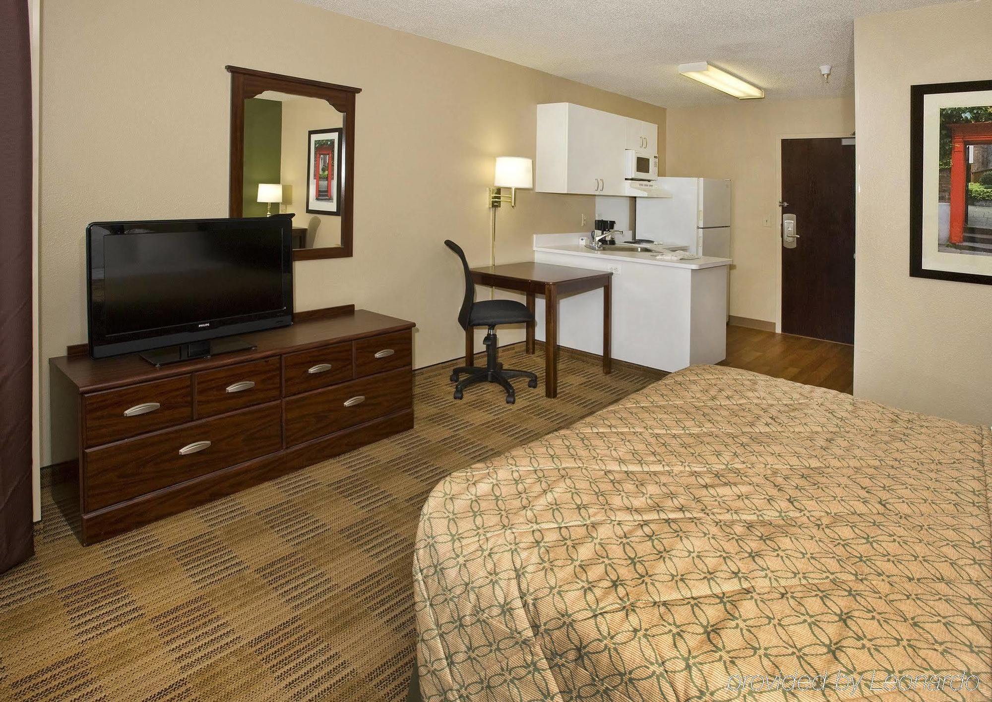 Extended Stay America Suites - San Diego - Carlsbad Village By The Sea Номер фото